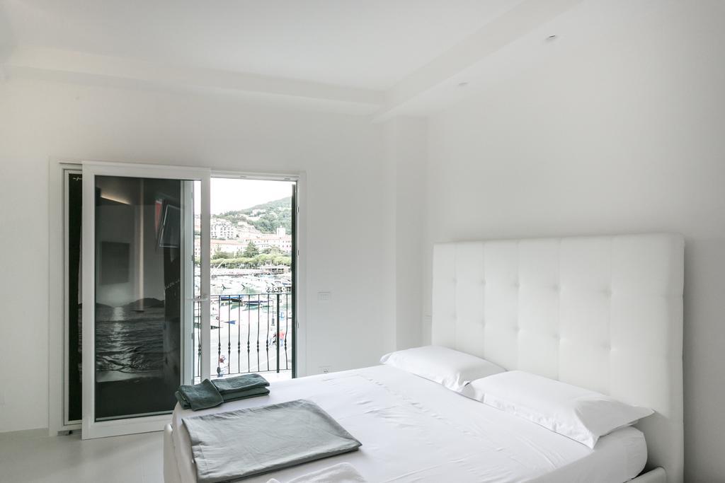 Al Molo Sea View Rooms Леричи Екстериор снимка