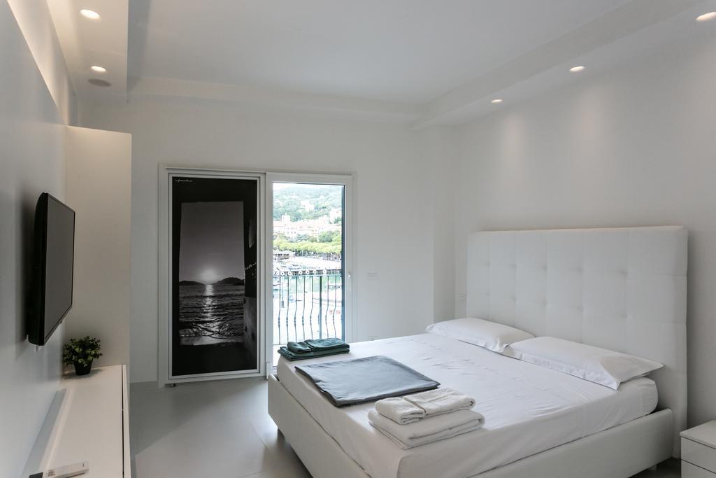 Al Molo Sea View Rooms Леричи Екстериор снимка