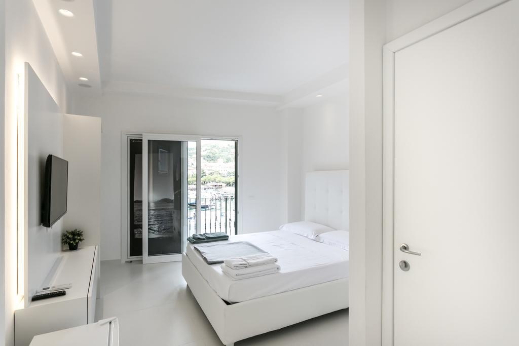 Al Molo Sea View Rooms Леричи Екстериор снимка